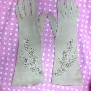 Vintage Cream Embroidered Gloves 6 1/2